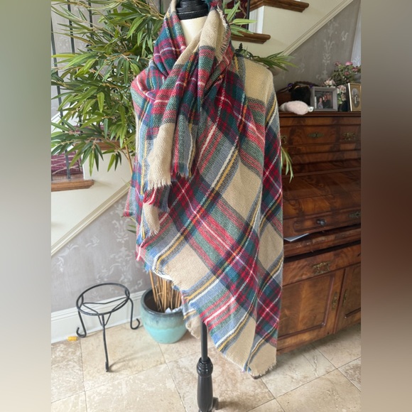 NEAL LINK blanket, scarf for ladies plaid excellent condition super SOFT - Picture 2 of 9